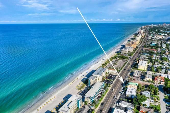 Sunset Beach Suites 圣徒皮特海滩 外观 照片