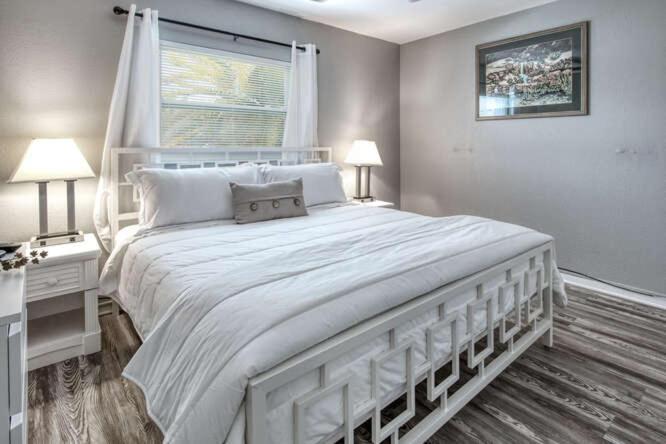 Sunset Beach Suites 圣徒皮特海滩 外观 照片