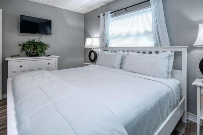 Sunset Beach Suites 圣徒皮特海滩 外观 照片