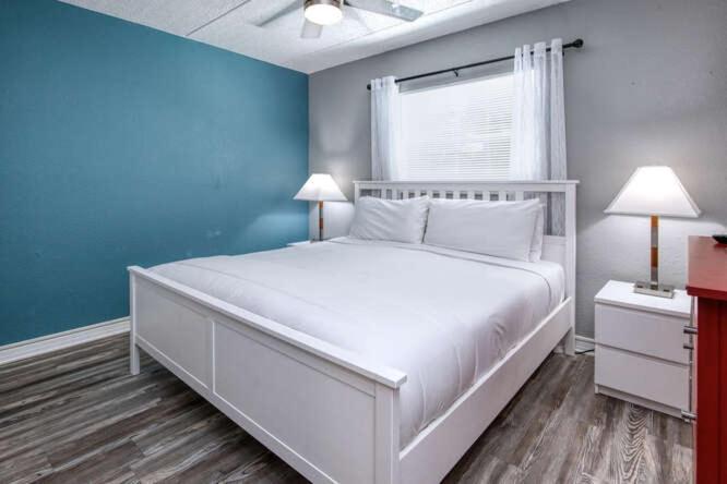 Sunset Beach Suites 圣徒皮特海滩 外观 照片